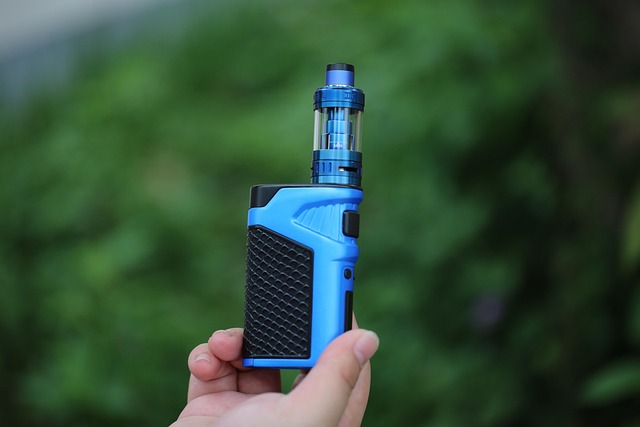 Mám novou a modrou elektronickou cigaretu. 